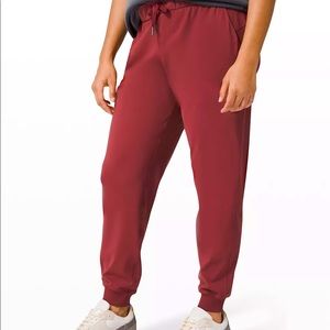 NWOT Lululemon joggers size 4